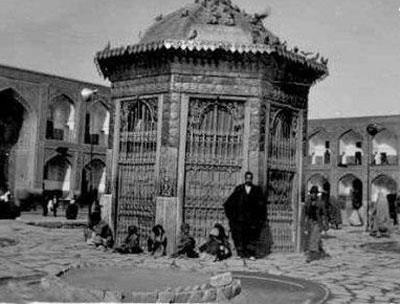 ماجرای سقاخانه اسمال طلا + عكس-hwffXAMcro