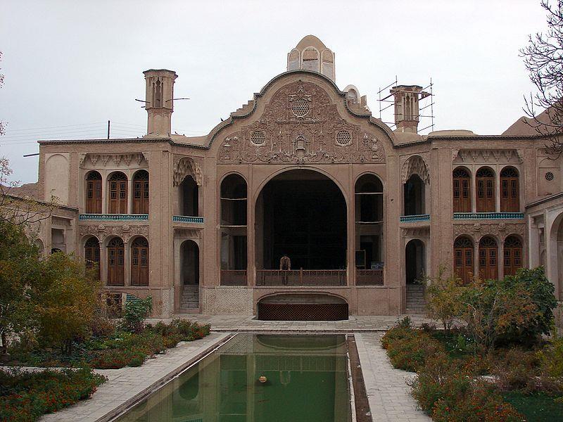 خانه تاریخی بروجردی-j8PFjFZeun