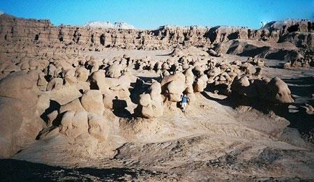 دره عجیب و دیدنی گوبلین در یوتا-jDnlmKawdB