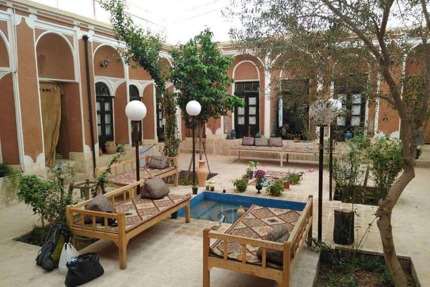 اقامتگاه سنتی خبره یزد-jJtxxXNuNT
