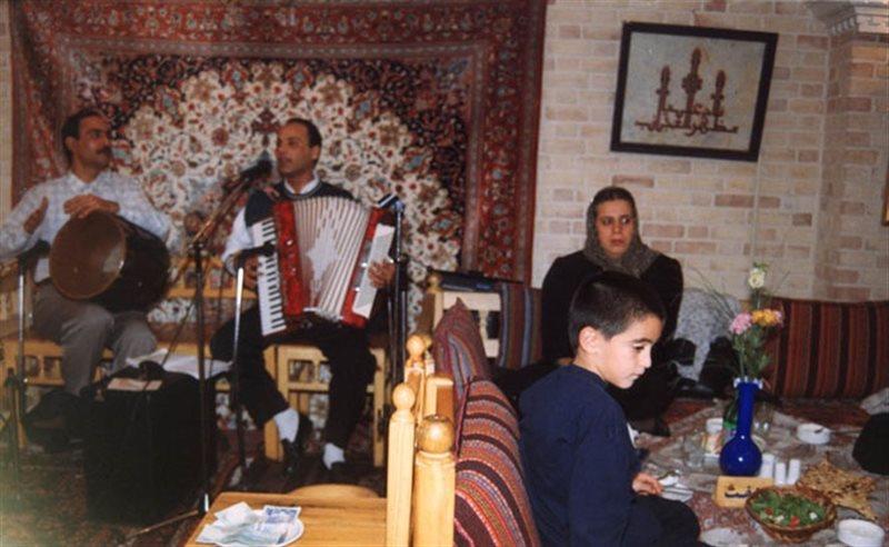 سفره خانه هزاردستان اهواز-jWrddcJ3wG