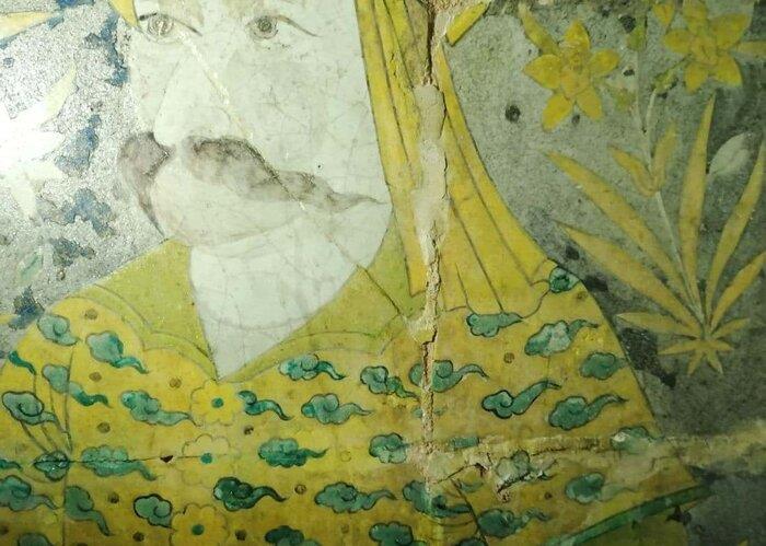 بی‌توجهی بلای جان كاشیكاری یك اثر تاریخی در اصفهان-jli1pOQmgv