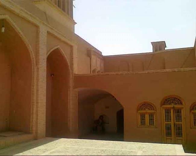 خانه عرب زاده ( موزه سكه حیدرزاده )-k5isubr86R