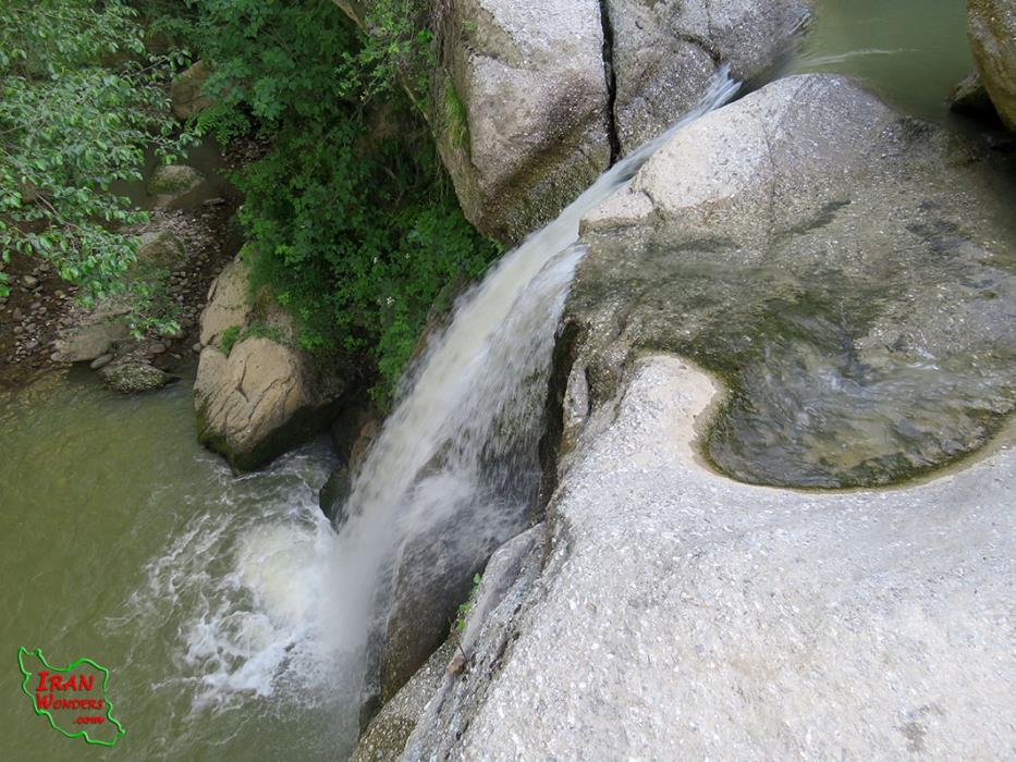 آبشاری بهشتی در گلستان-kzpapyEvkt