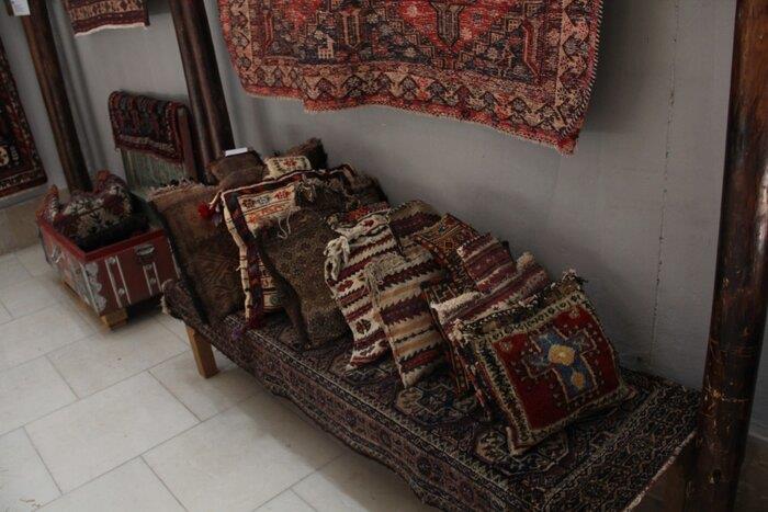 موزه زنده گلیم و قالی ایران در سیرجان-m28828jXN9
