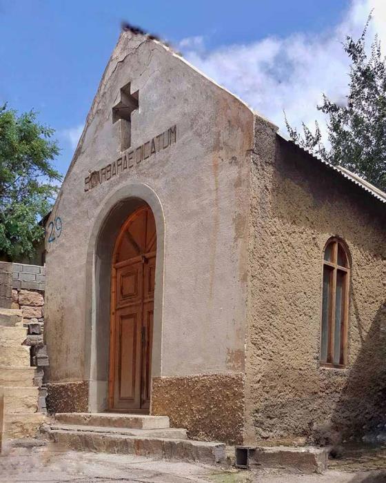 كلیسای سرخ آباد-m2k6TfJkQ0