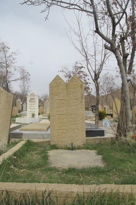 گورستان تاریخی بزلر هفشجان-orKFAgb1zj
