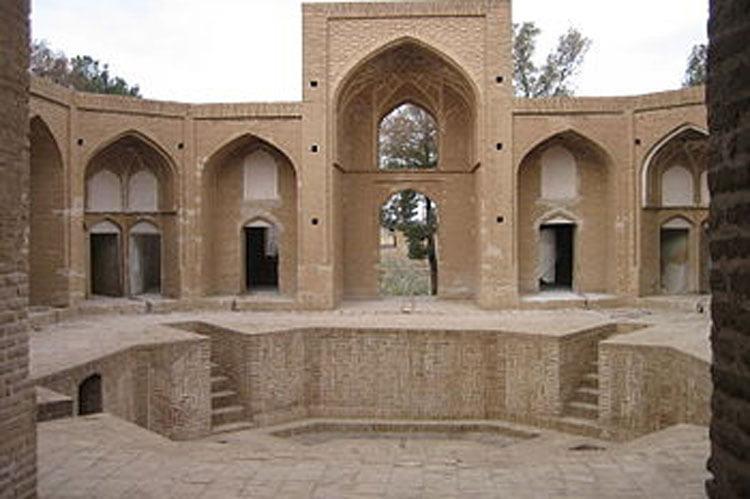 جاهای دیدنی بیرجند در بهار (۴۰ جاذبه گردشگری)-pNUVKVtXjY