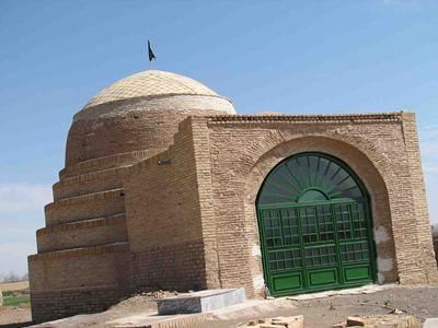 مقبره پیر اویس مهابادی اردستان-qMWFbgYhqX