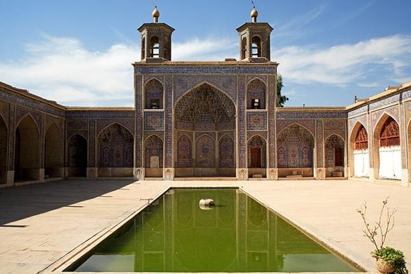 مسجد نصیرالملك شیراز، مسجد رنگ ها-rO8dS2MtZu