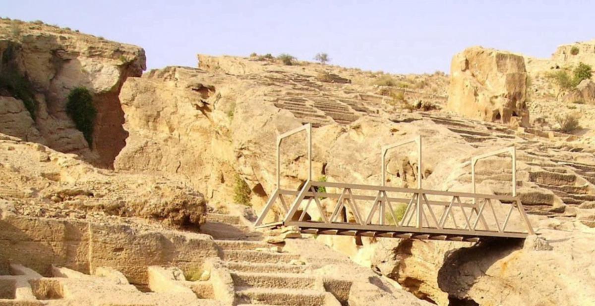 قبرستان صخره‌ای سیراف-sJ5ZetD5Bp