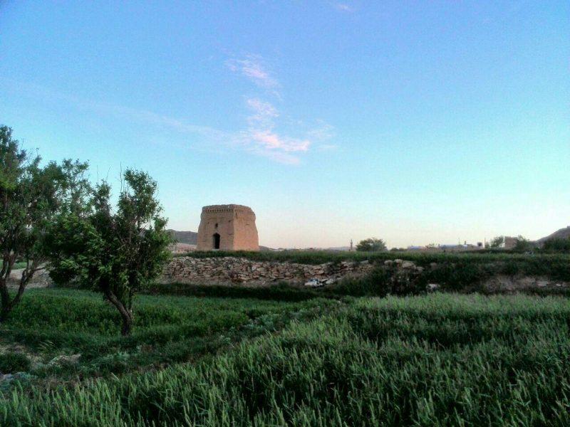 برج چهار در-saFDvJMH2J