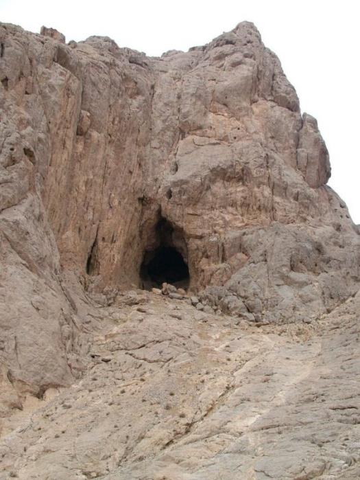 غارهای حسنآباد قلعه بزی مباركه-t7rQhfhbiM