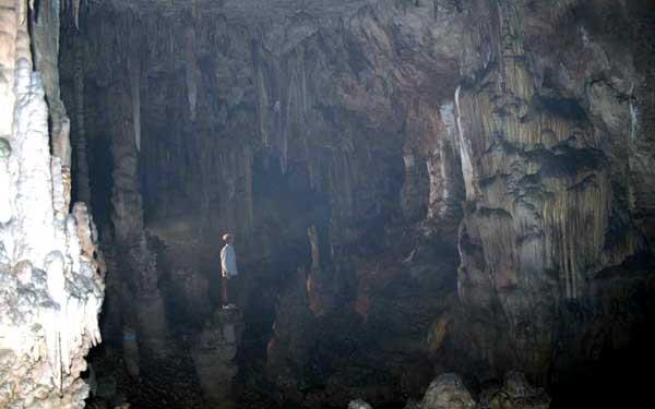 غار بره زرد-twFUzVKHaQ