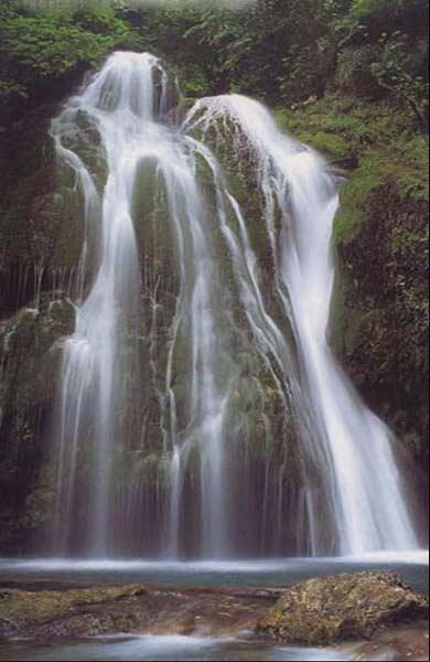 آبشار كبودوال ،تنها آبشار خزه ای در ایران-u9RqmAQ4Dv