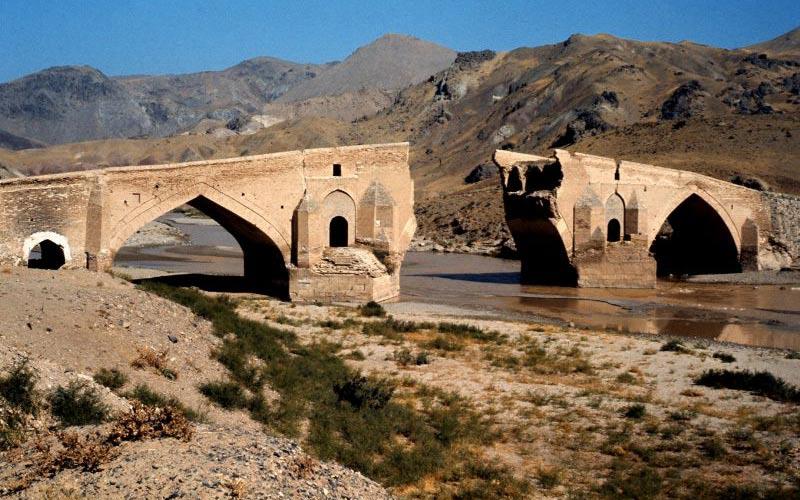 قیز كورپوسی (پل دختر) میانه-uH64GETk5P