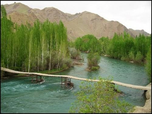 حاشیه رودخانه زاینده رود-uaW3gpszw9