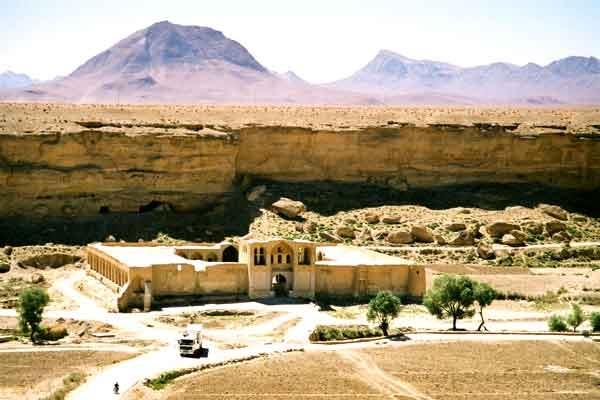 كاروانسرای ایزدخواست آباده-ucDxgs84cH