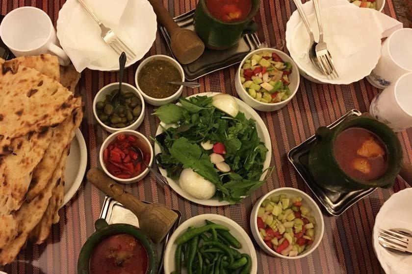 رستوران دیزی سرا ایرانشهر تهران-ui305MHbcQ