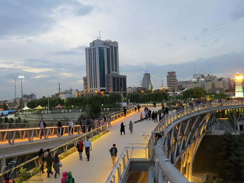 ۲۰ جای دیدنی تهران در تابستان-v1JDxGdi94