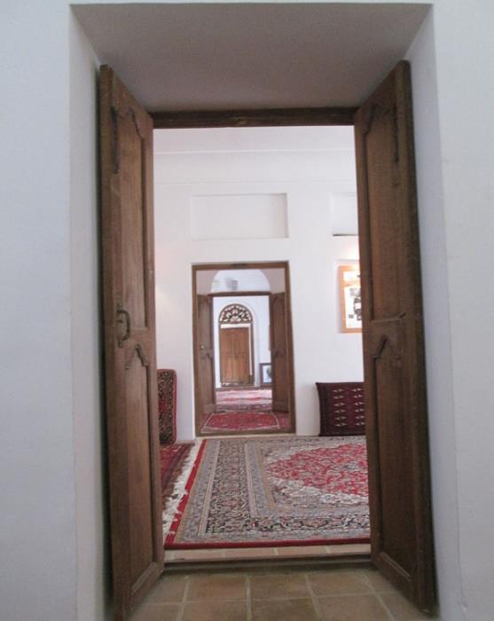 نگارخانه هنر و پایداری قزوین-vLTxkUDzre