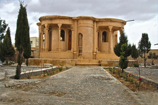 عمارت كلاه فرنگی سورمق-wSHmYl7mXw