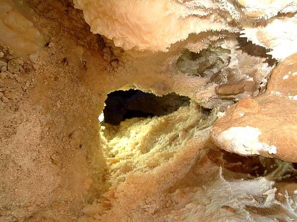 غار چال‌نخجیر-wgnAraJ15k