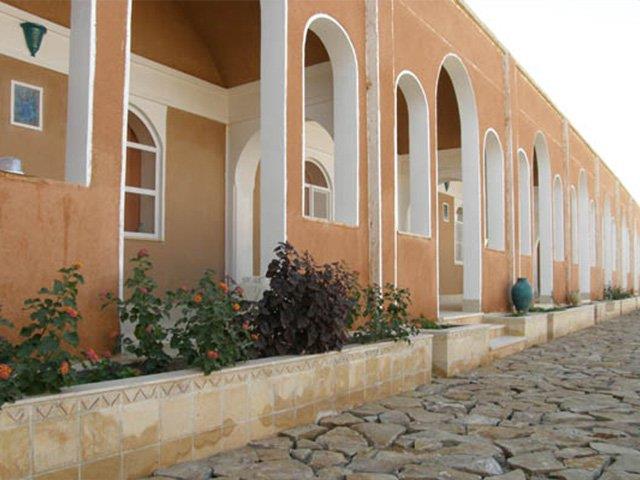 هتل كویر بالی خور و بیابانك-xDiUsofUiY