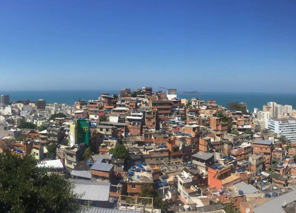 اقامت در محله‌ی حیرت‌انگیز فاولا در ریو برزیل/ روایتی نفس‌گیر از الهام منصوری-xW7Z3yxCD1