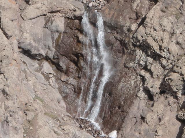 آبشار حیاط-ykZj4lLdO3