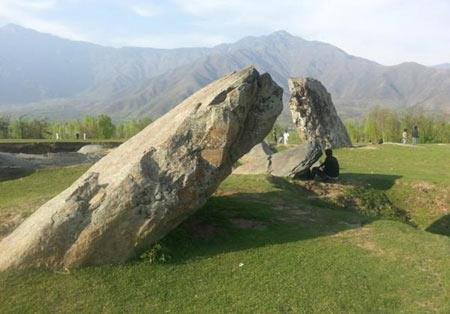 سكونت گاه صخره ای در دل كوه های هیمالیا-zRi5SckQTL