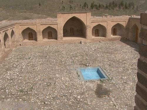 كاروانسرای شاه عباسی تویسركان-zY1hQMIaGf