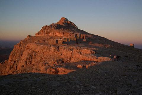 امامزاده حمزه عرب، زیارتگاهی بر فراز آسمان بیجار-zwYMYV0VMH